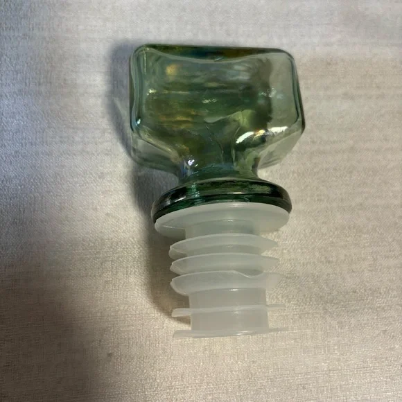 VTG SVE Made in Italy iridescent decanter, flask, apothecary bottle Green 10.5”